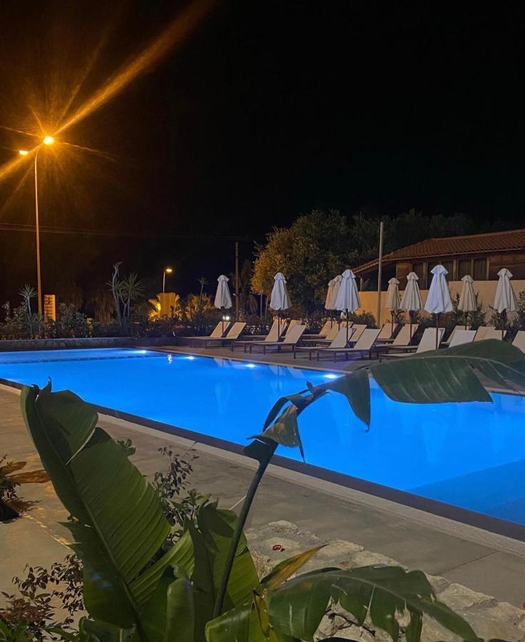 Hotel Olympia Touristic Village Radhime Bagian luar foto