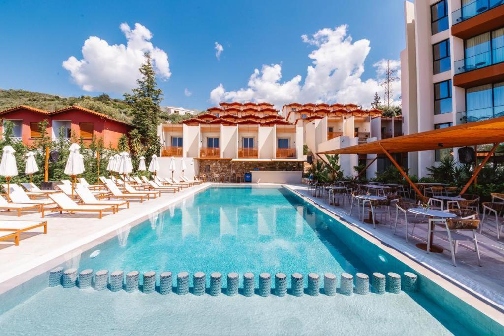 Hotel Olympia Touristic Village Radhime Bagian luar foto