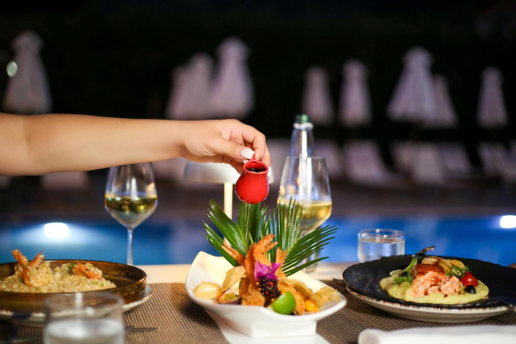 Hotel Olympia Touristic Village Radhime Bagian luar foto