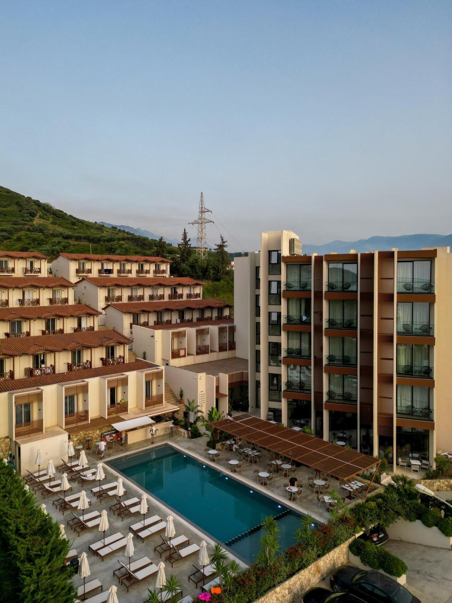 Hotel Olympia Touristic Village Radhime Bagian luar foto